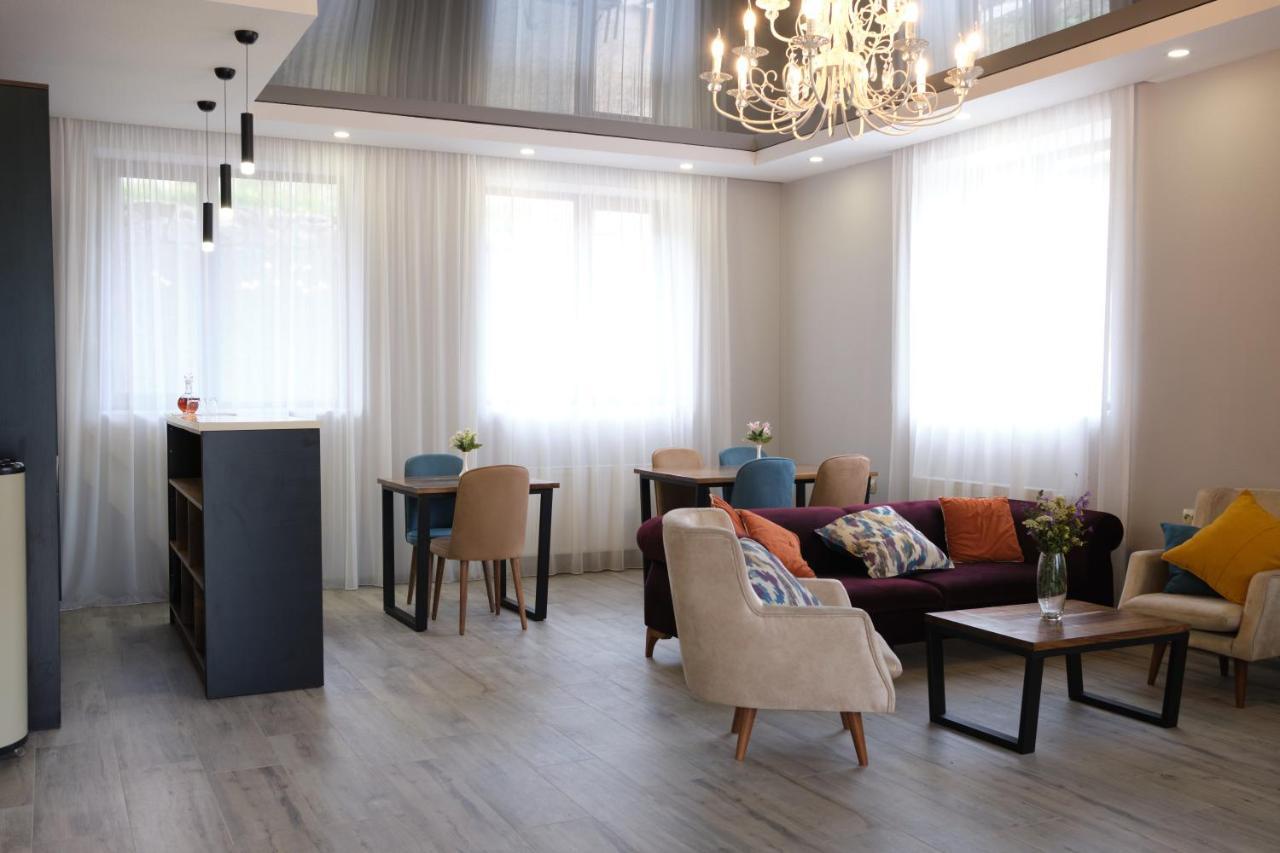 Hotel Axien Kazbegi エクステリア 写真