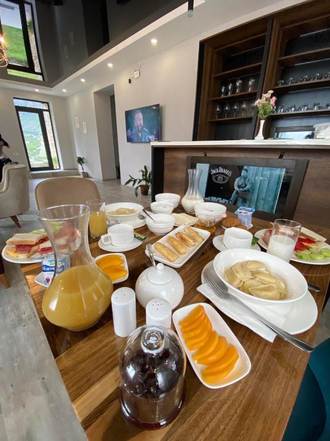 Hotel Axien Kazbegi エクステリア 写真