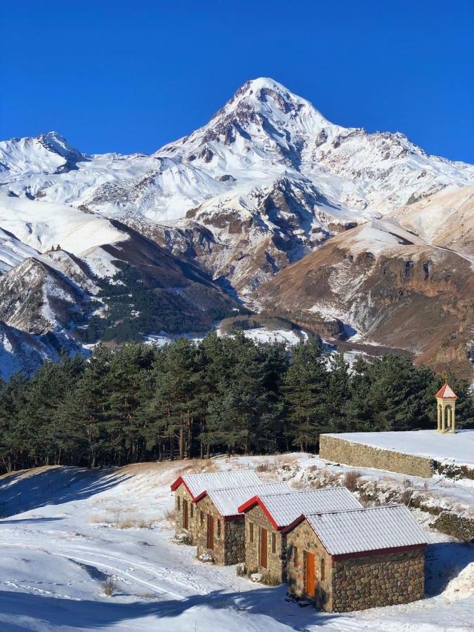 Hotel Axien Kazbegi エクステリア 写真