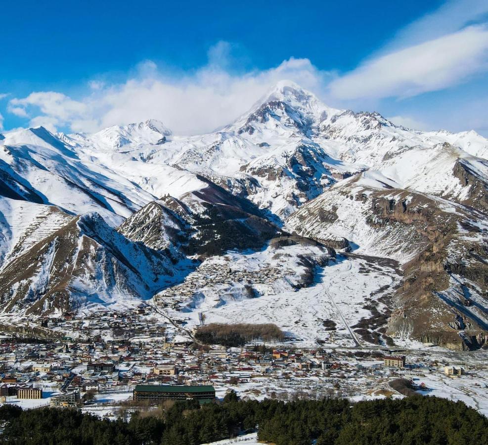 Hotel Axien Kazbegi エクステリア 写真