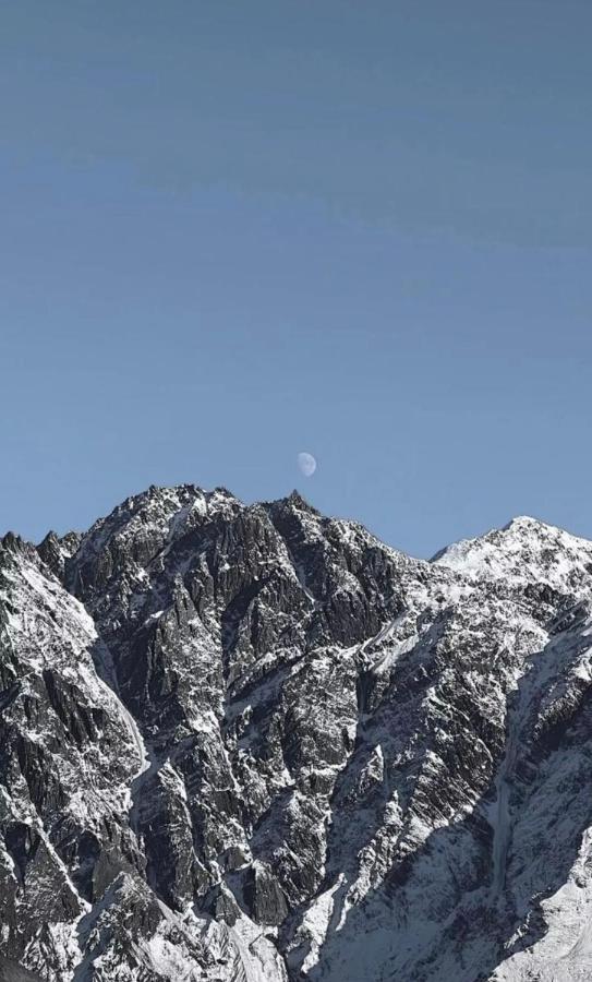 Hotel Axien Kazbegi エクステリア 写真