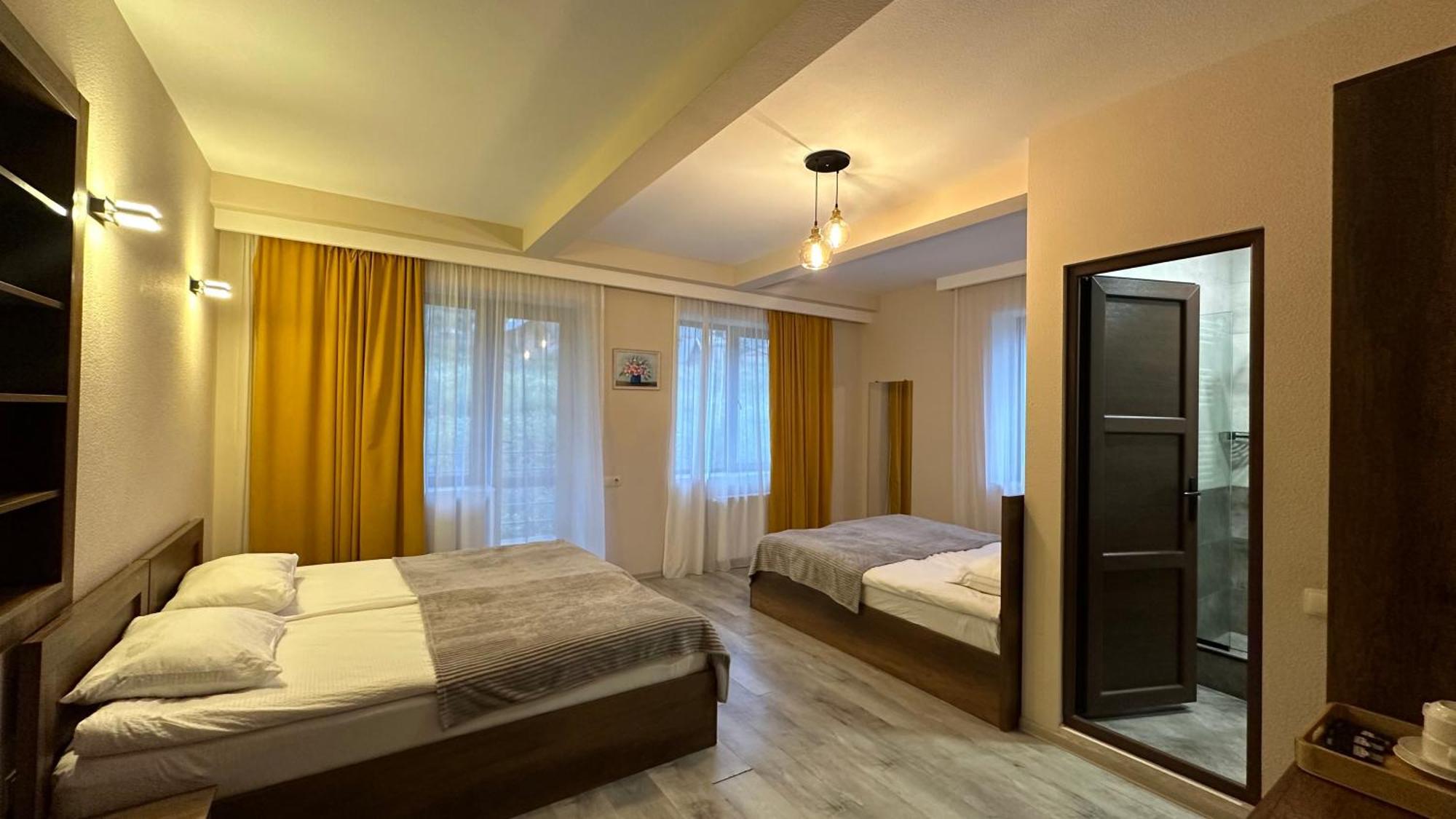 Hotel Axien Kazbegi エクステリア 写真