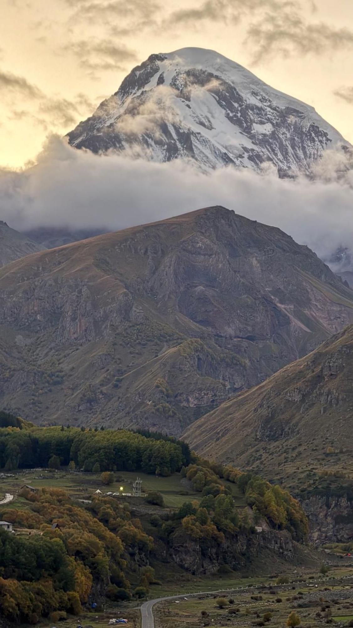 Hotel Axien Kazbegi エクステリア 写真